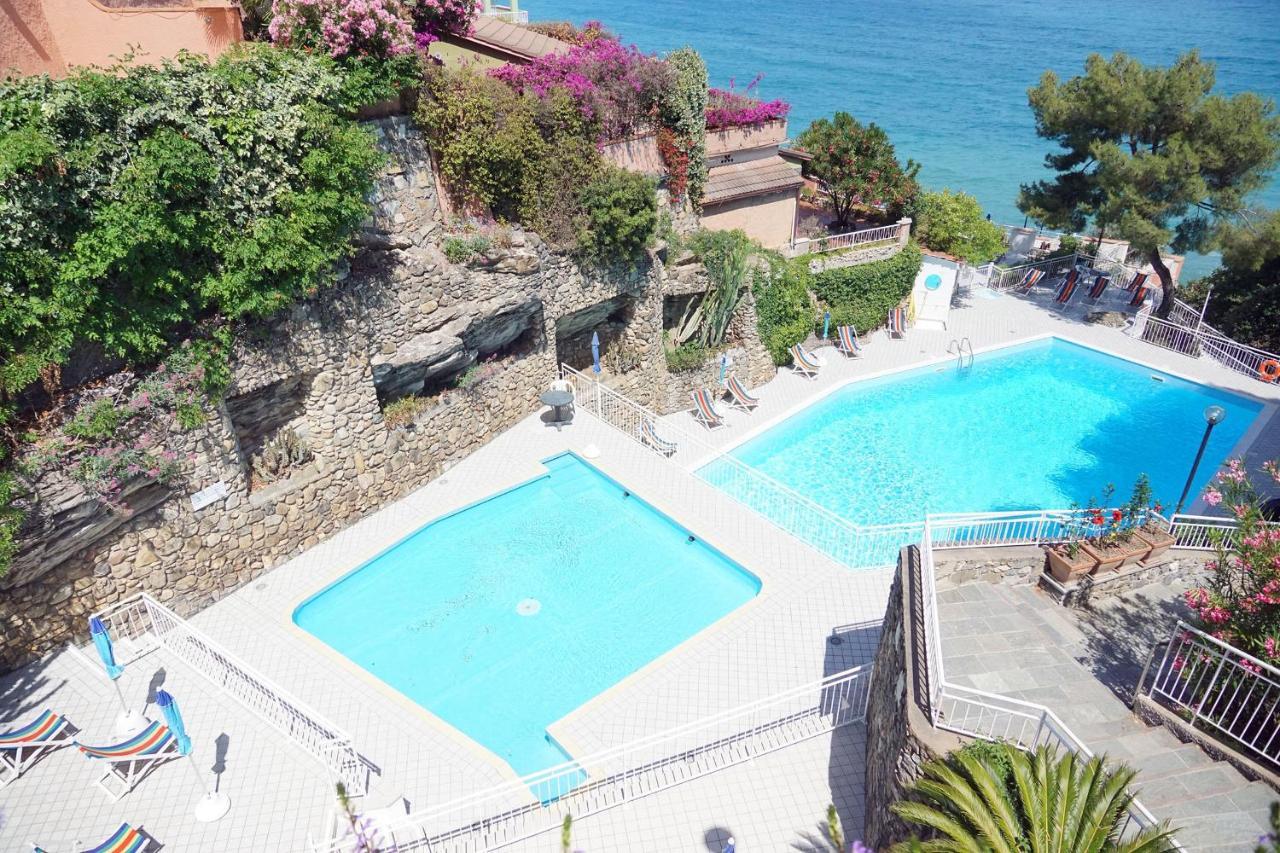 C22 Beachfront Villa - Spa Bath, Pool, Private Beach, Parking Free Marina dʼMarina dʼAndora 外观 照片